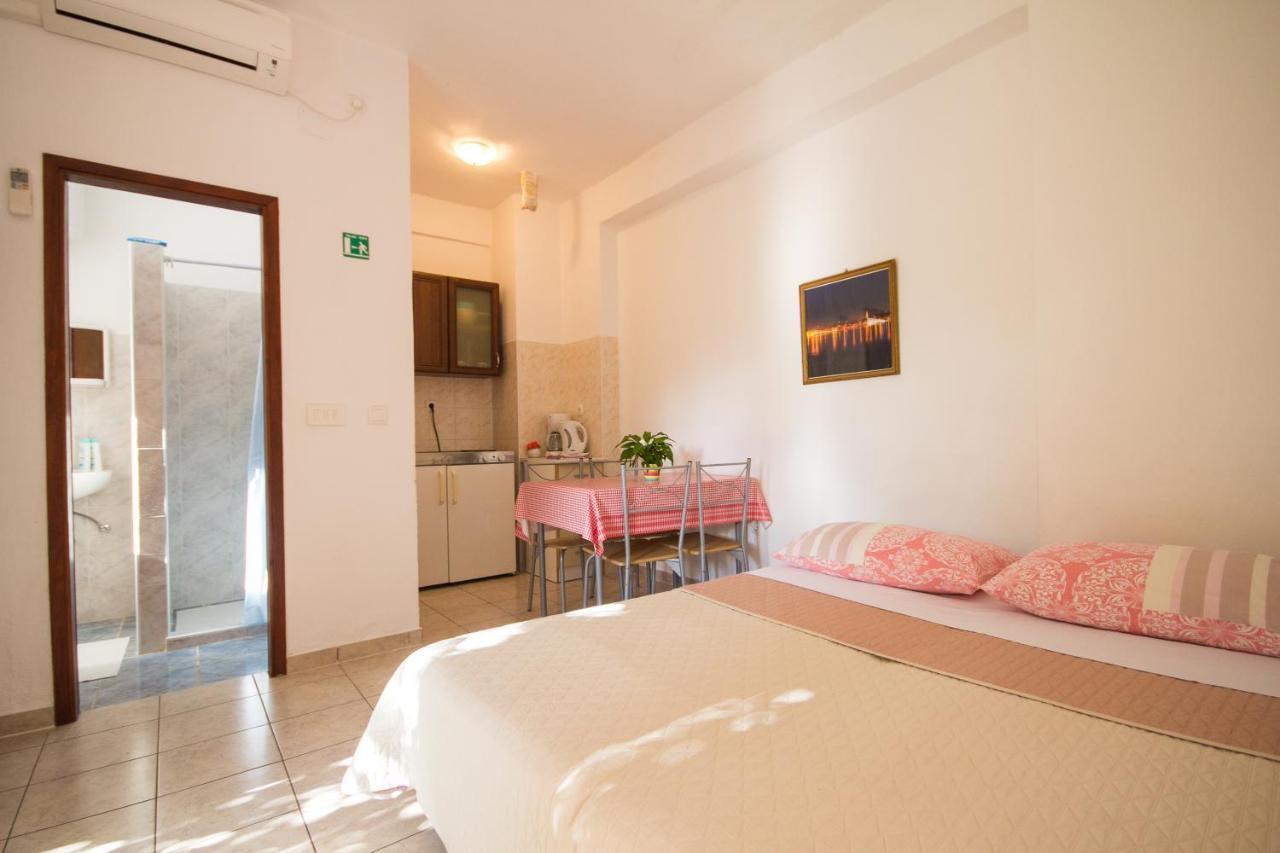 Villa Maria Novigrad Istria Buitenkant foto